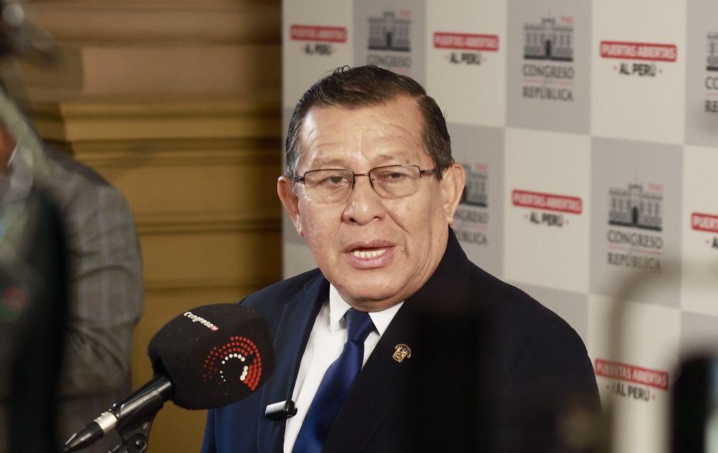 Eduardo Salhuana calificó los dichos de Gustavo Adrianzén sobre disolución del Congreso como "legalmente incorrectas". (Foto: Congreso)