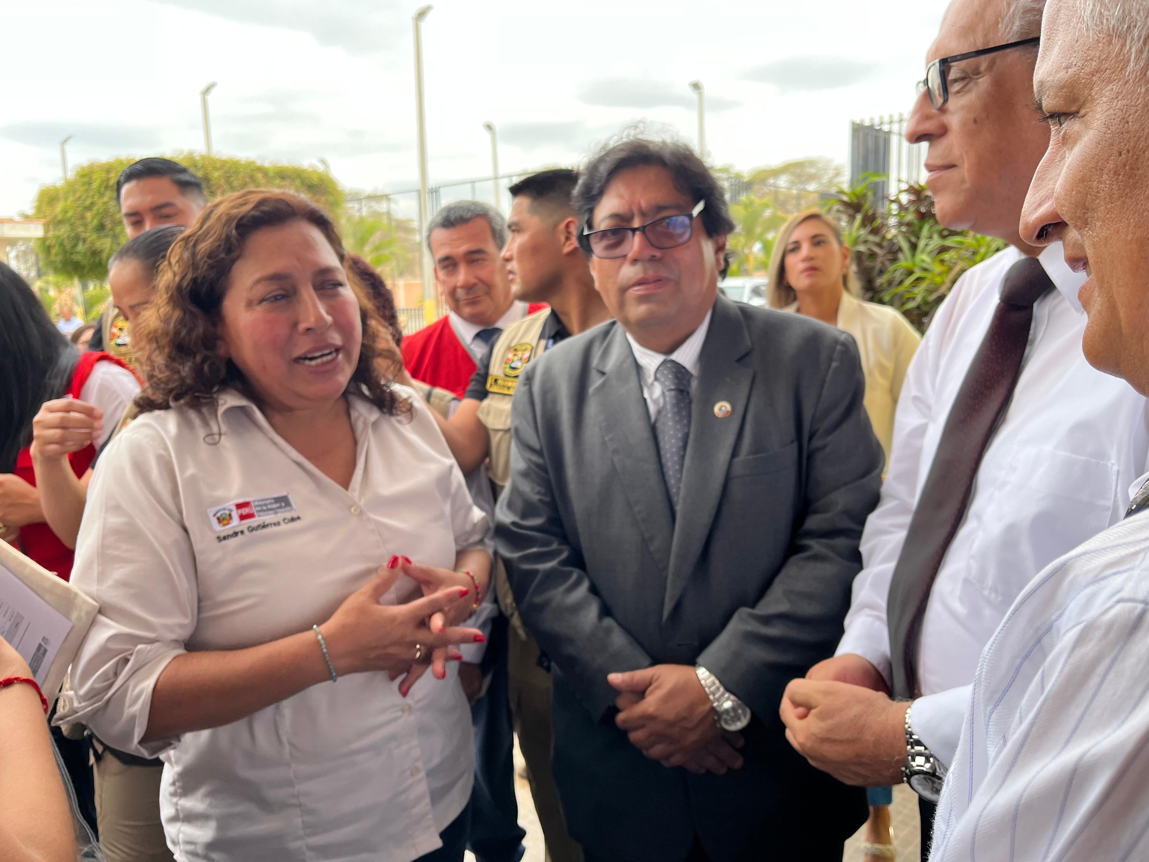Sandra Gutiérrez estuvo en Sullana, donde suscribió y otorgó la acreditación oficial al albergue para ancianos “Alba”