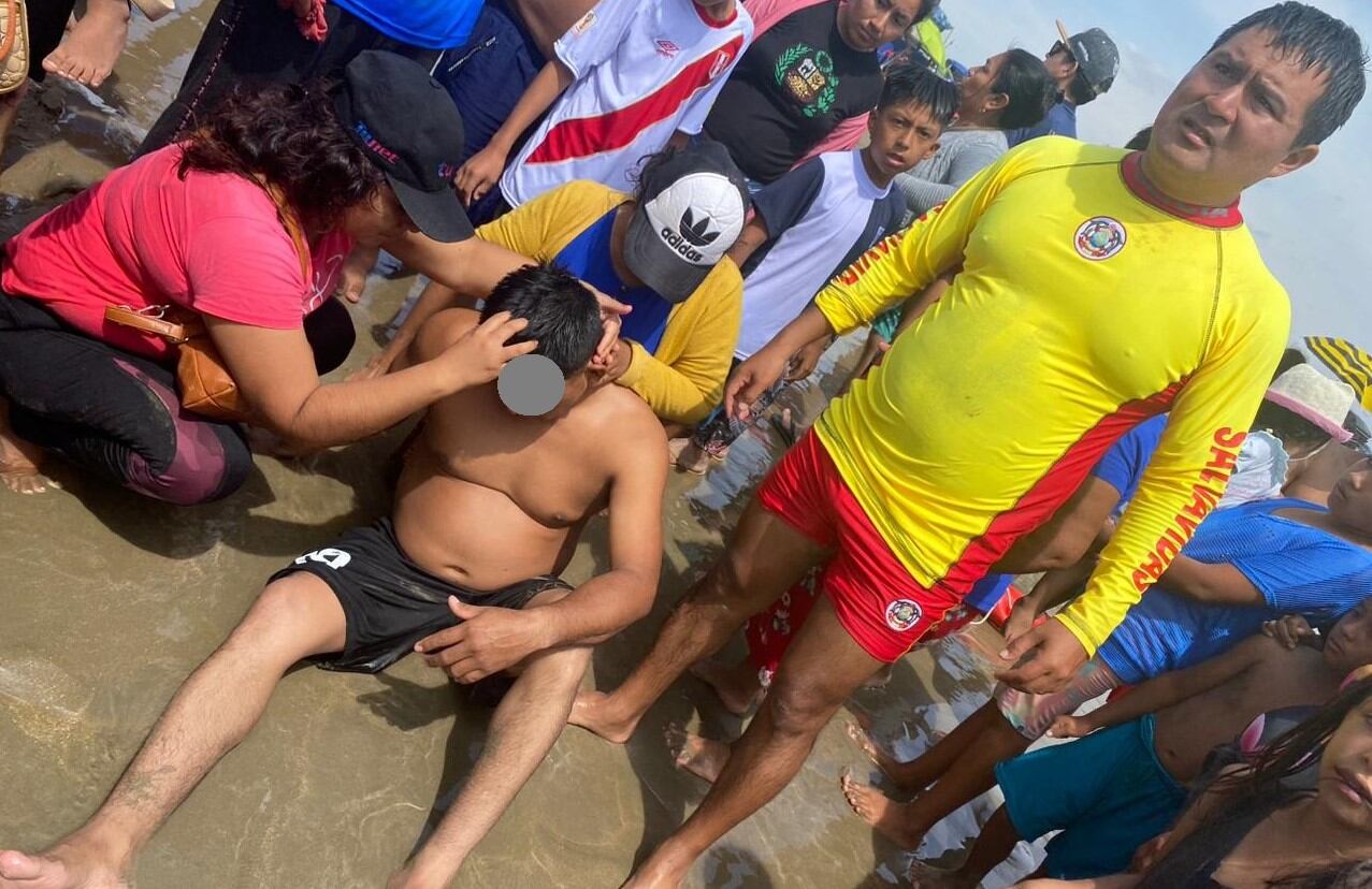 Personal de Salvataje de la Región Policial de Piura rescató a bañistas de las playas