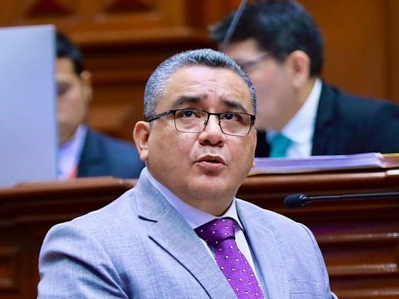 Contraloría investiga presunto ingreso irregular de Juan José Santiváñez al Mininter