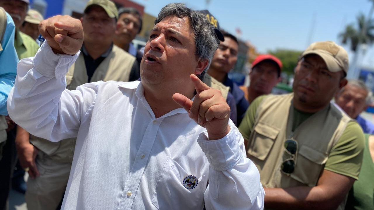 Exalcalde de Trujillo dijo sentirse mal de salud y se desconectó de una audiencia virtual por una querella por difamación y lo declararon reo contumaz.