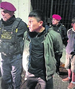 A "Los Rapiñas" los detuvieron pese a que intentaron escapar tras robos en el Cercado de Arequipa. Foto: PNP.