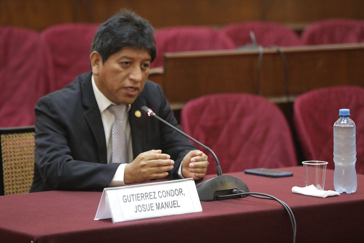 El Defensor Josué Gutiérrez Cóndor preside la Comisión Especial que seleccionará a los nuevos magistrados del JNJ. (Foto: Congreso)