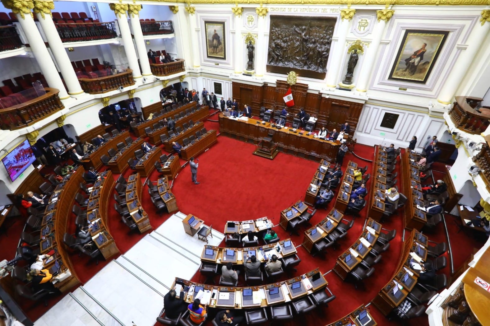 El especialista advirtió que el nuevo sistema exige cumplir dos condiciones simultáneas para ingresar al Congreso, lo que podría generar votos sin representación. (Foto: Congreso)