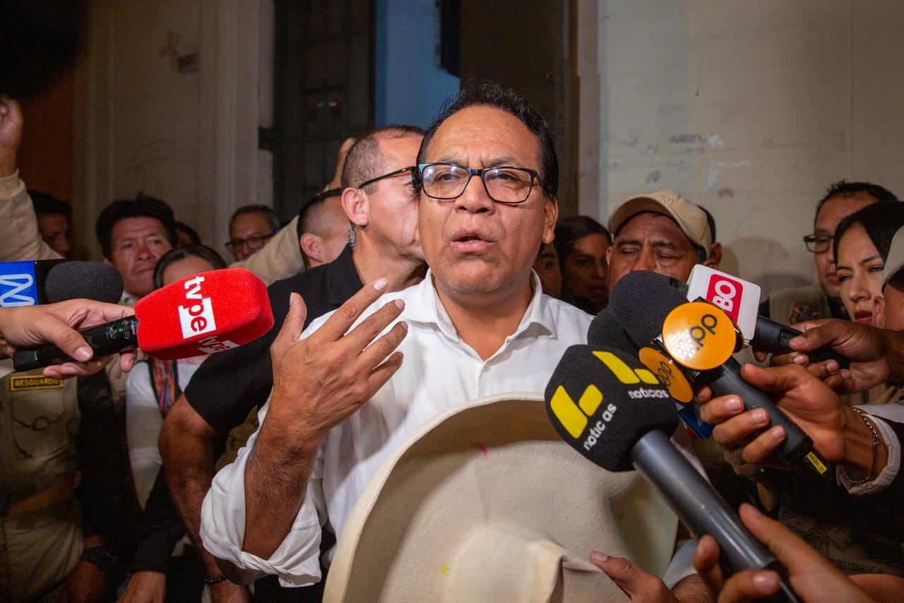 El candidato presidencial informó que su agrupación ofrecerá una conferencia de prensa para abordar temas vinculados al actual proceso electoral.