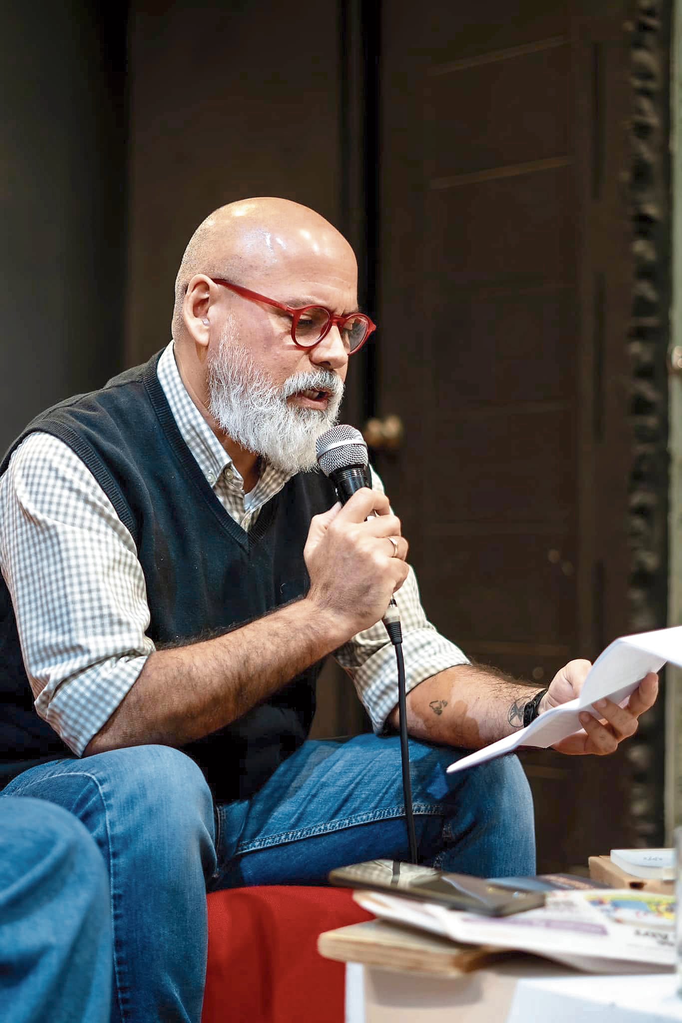Cartografía de mis duelos es, en suma, un poemario que convierte la intimidad en territorio compartido. Familia, amor, muerte y salvación son experiencias personales, pero adquieren una dimensión universal cuando pasan por la poesía.