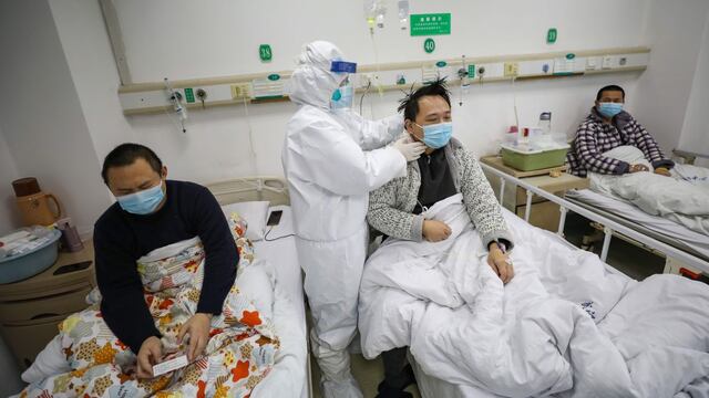 China: Aumenta la cifra a  1,596 los fallecidos de coronavirus en Hubei