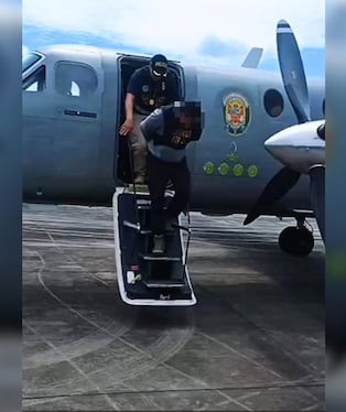 Trasladan en helicóptero a sospechoso de matar a una madre y su hijo en San Martín. Foto: Captura de pantalla.