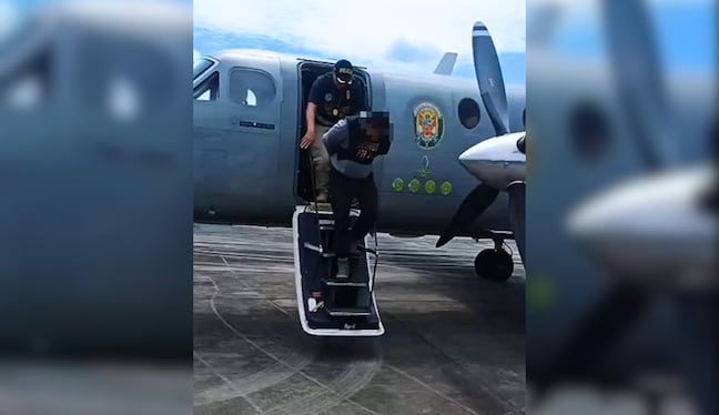 Trasladan en helicóptero a sospechoso de matar a una madre y su hijo en San Martín. Foto: Captura de pantalla.