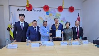 Trujillo: Distinguen al embajador de China en el Perú