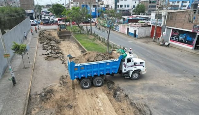 Como parte de un paquete de obras.