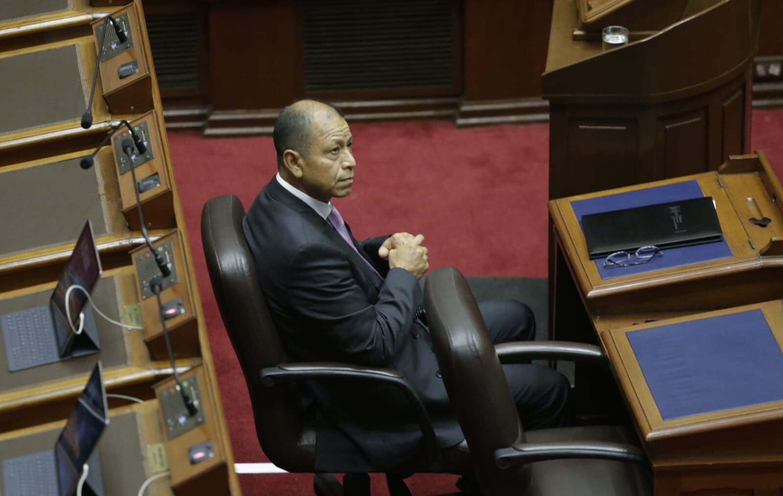 Ministro de Justicia responde ante el pleno del Congreso. Foto: César Bueno / GEC