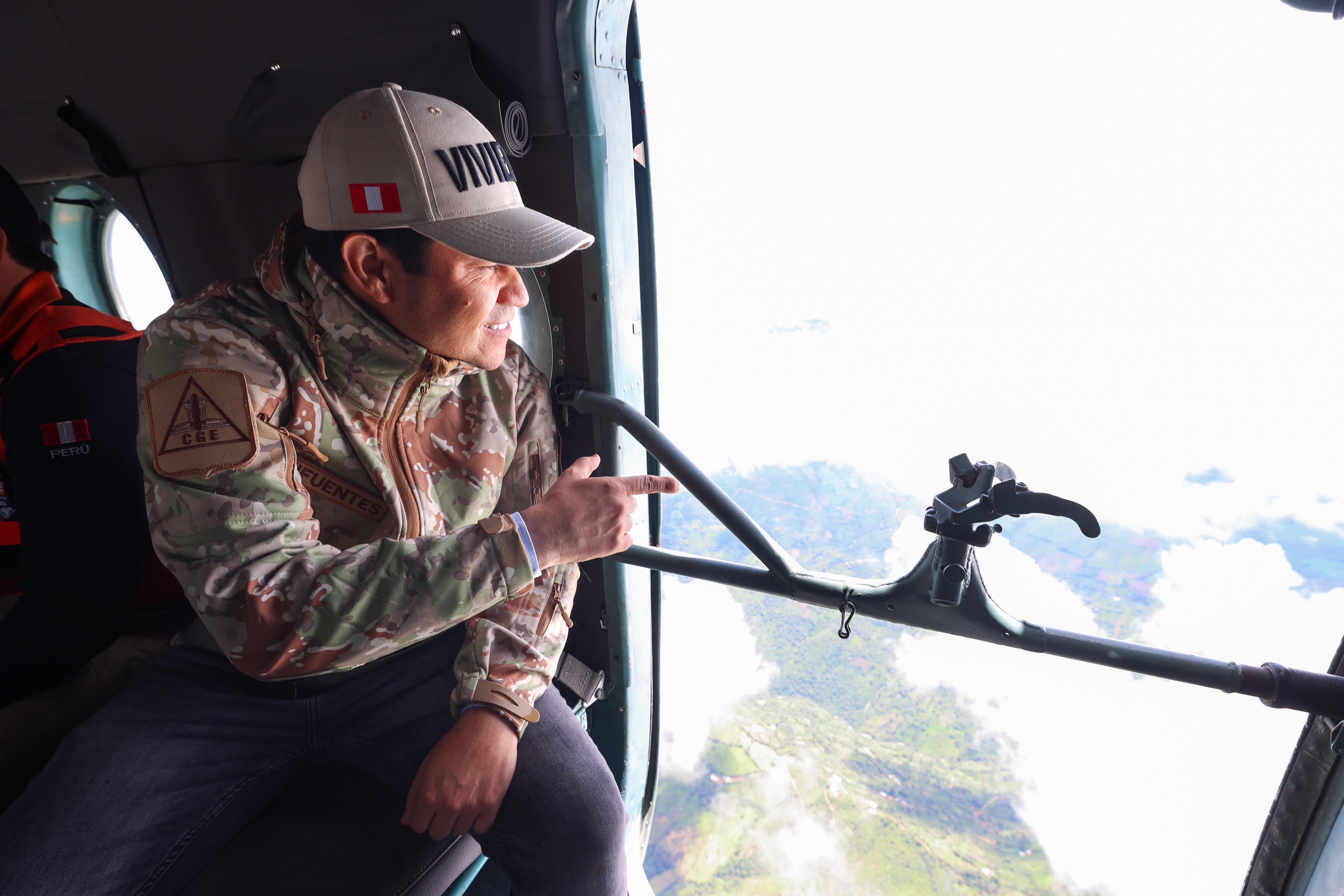 Ministro de Vivienda sobrevoló la provincia de Ayabaca para evaluar daños por intensas lluvias