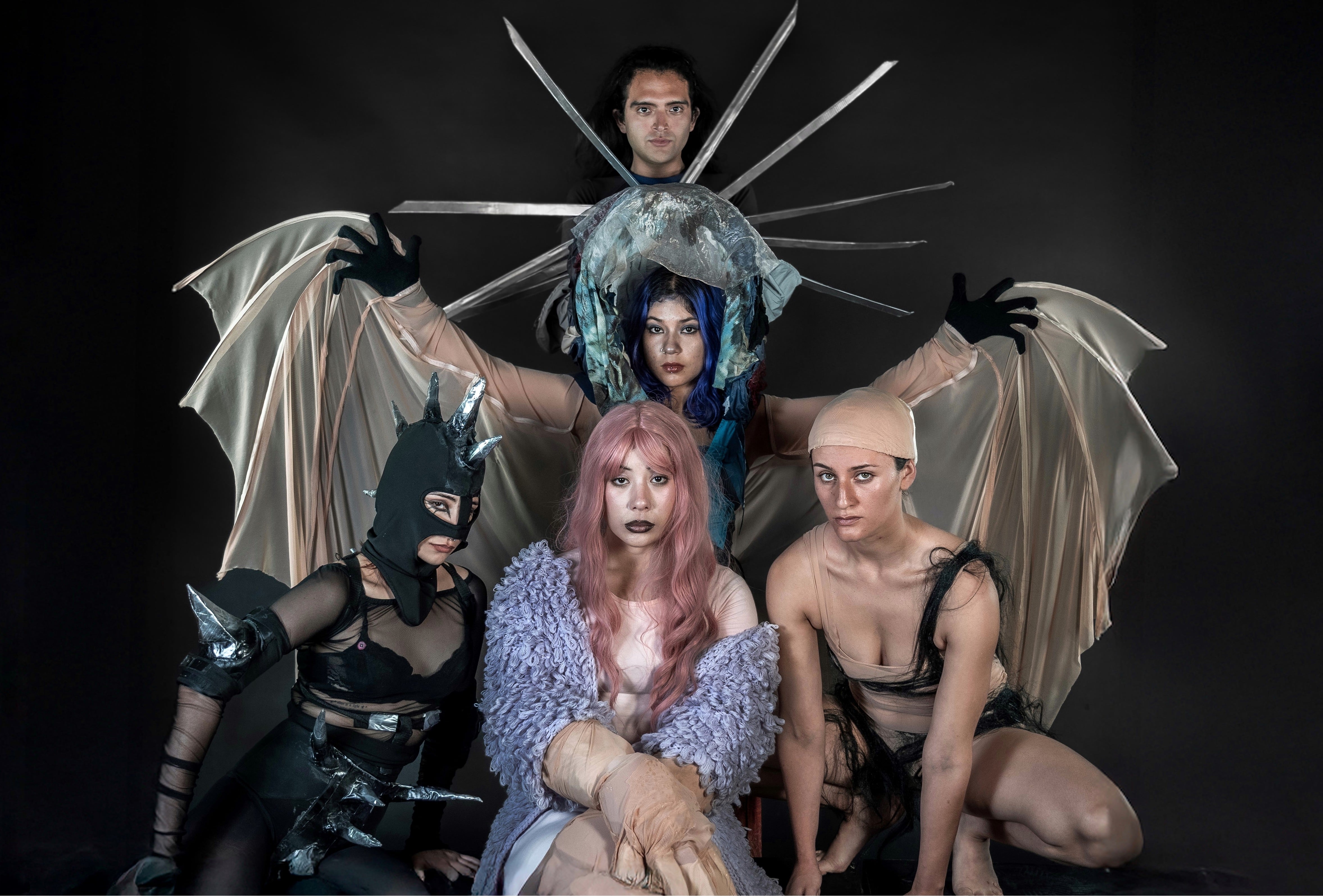 "Saliendo de la Caja" se ha caracterizado no solo por ser plataforma de artistas emergentes sino también por dar el espacio a futuros gestores y productores de artes escénicas que enriquecerán el sector cultural.