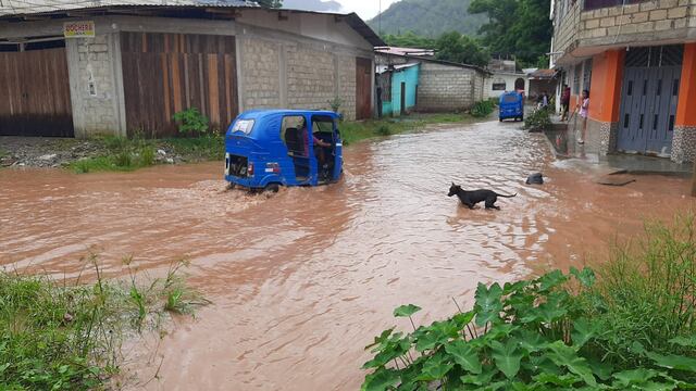 Tres distritos se inundan por intensas lluvias, en Huánuco