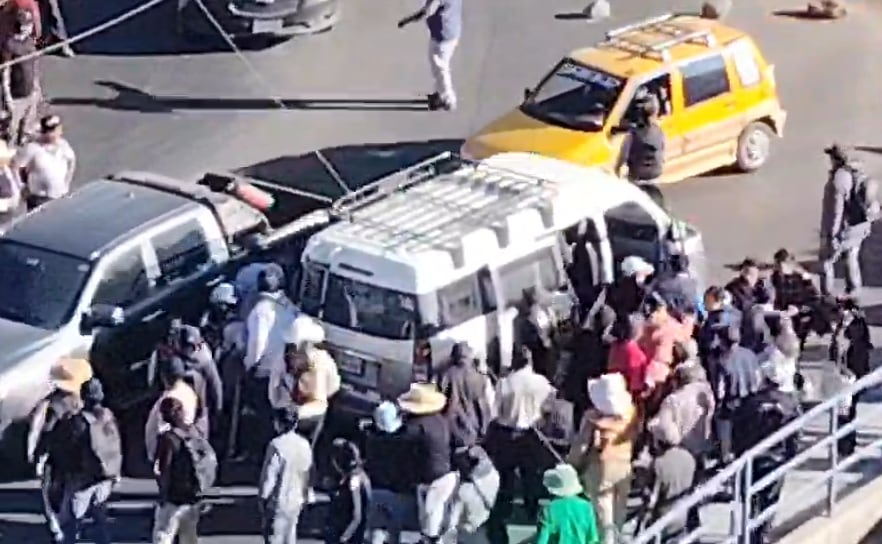 Transportistas del SIT atacan a una unidad informal en el distrito de Alto Selva Alegre