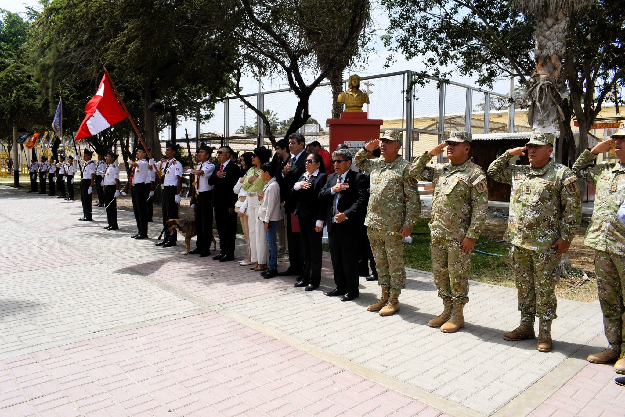 El monumento es un testimonio del valor y coraje de la juventud sanjosefina y de nuestros valerosos soldados del Ejército del Perú.