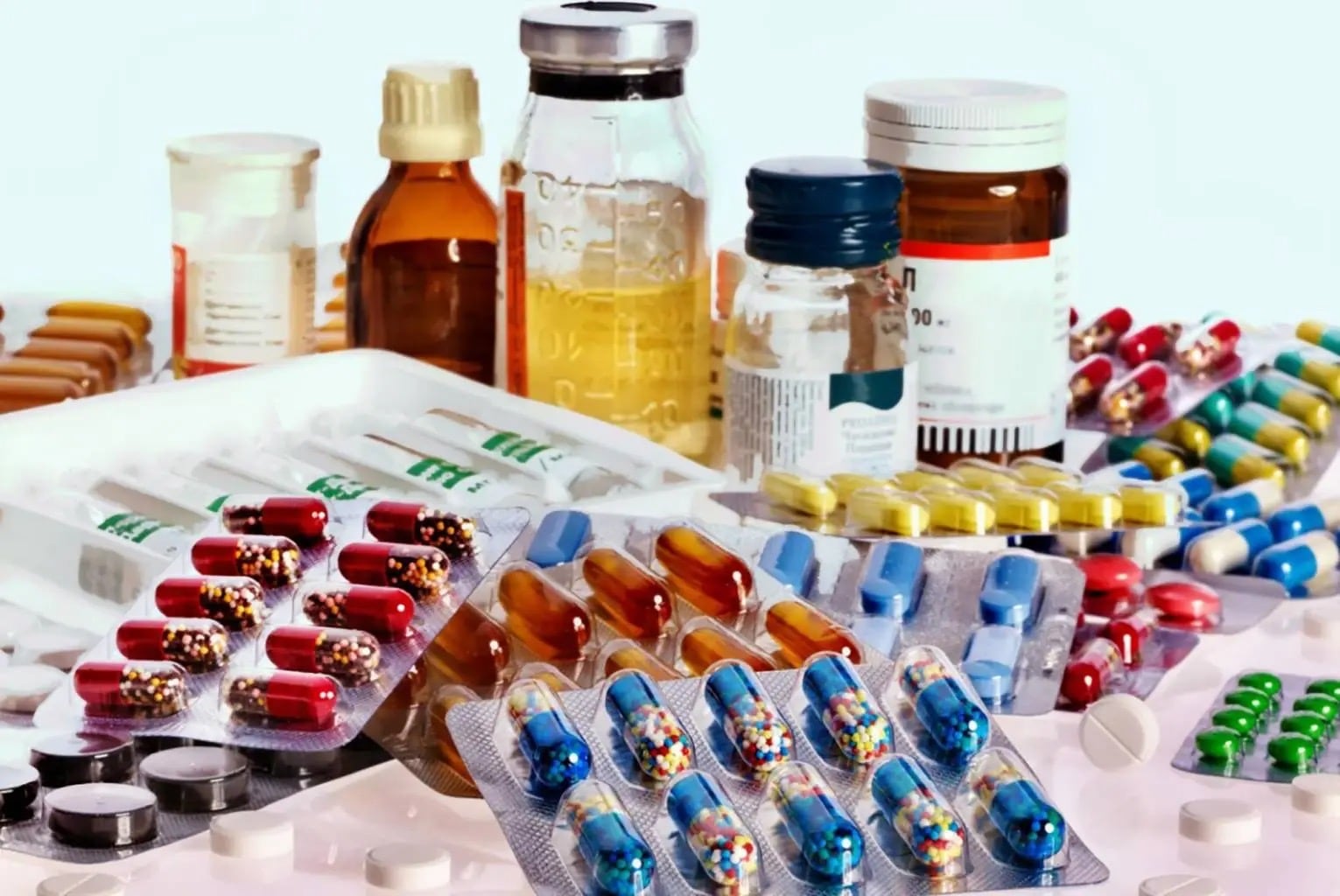 La organización de pacientes destacó el crecimiento del registro de medicamentos innovadores durante el último año, aunque advirtió que persisten brechas para que estas terapias lleguen oportunamente a los pacientes del sistema público.
