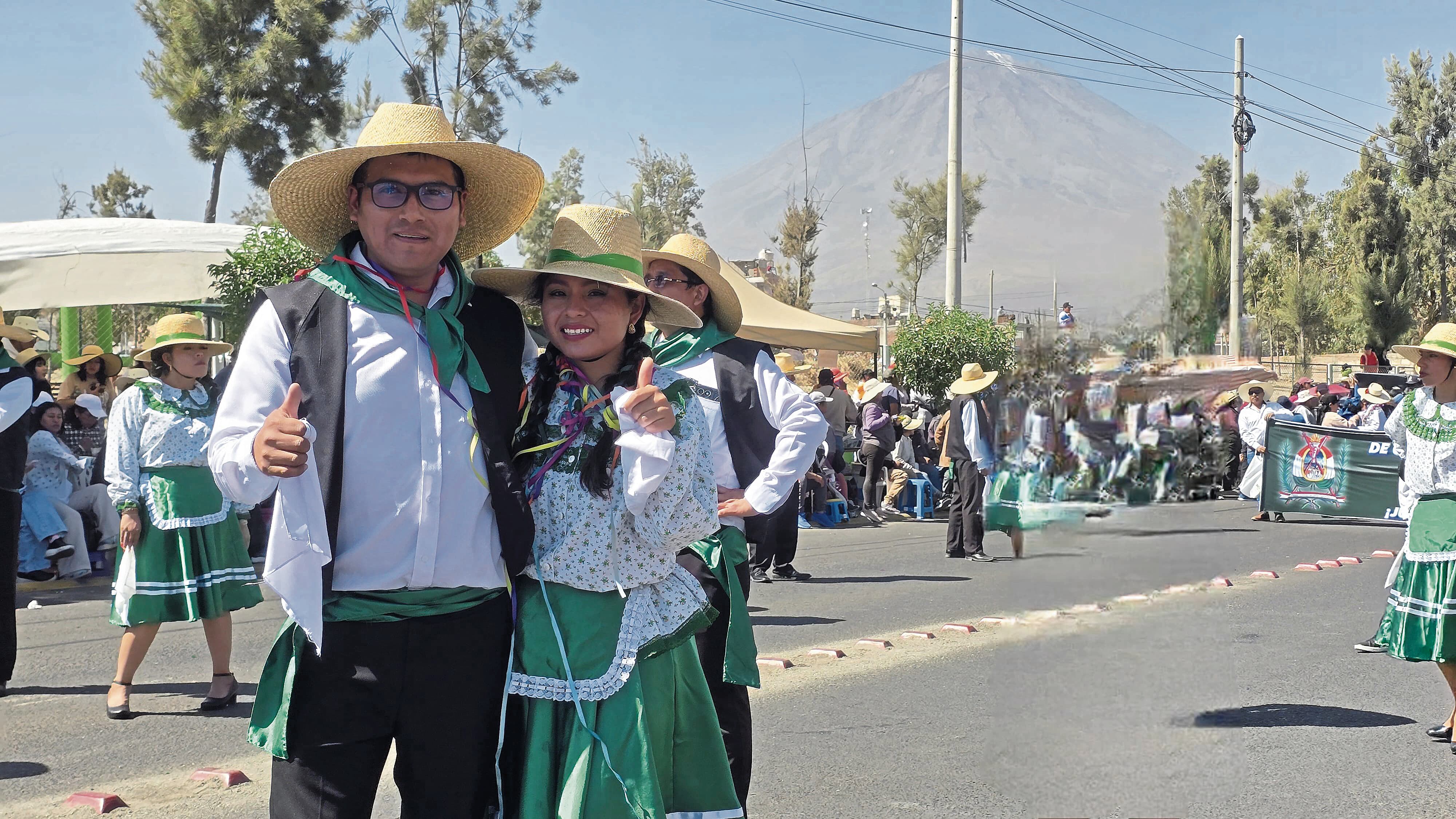 Pampeñas no faltaron en pasacalle. Foto: GEC.
