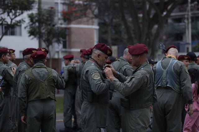 Regresa el Gran Desfile y Parada Militar por Fiestas Patrias. Cientos de peruanos acudieron a la ceremonia y se tomaron fotos con los uniformados. (Foto: HugoCurotto @phto.gec)