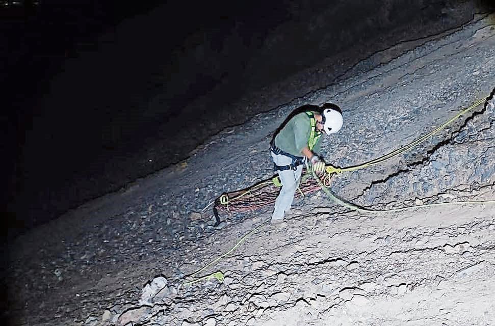 Policías y serenos recuperaron los cuerpos de dos mujeres que cayeron de andarivel en Río Grande. Foto: PNP.