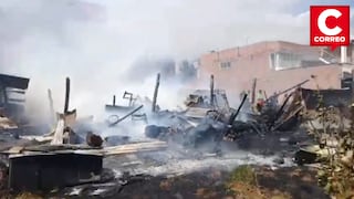 Huancayo: Incendio en depósito de reciclaje puso en riesgo viviendas en Auquimarca