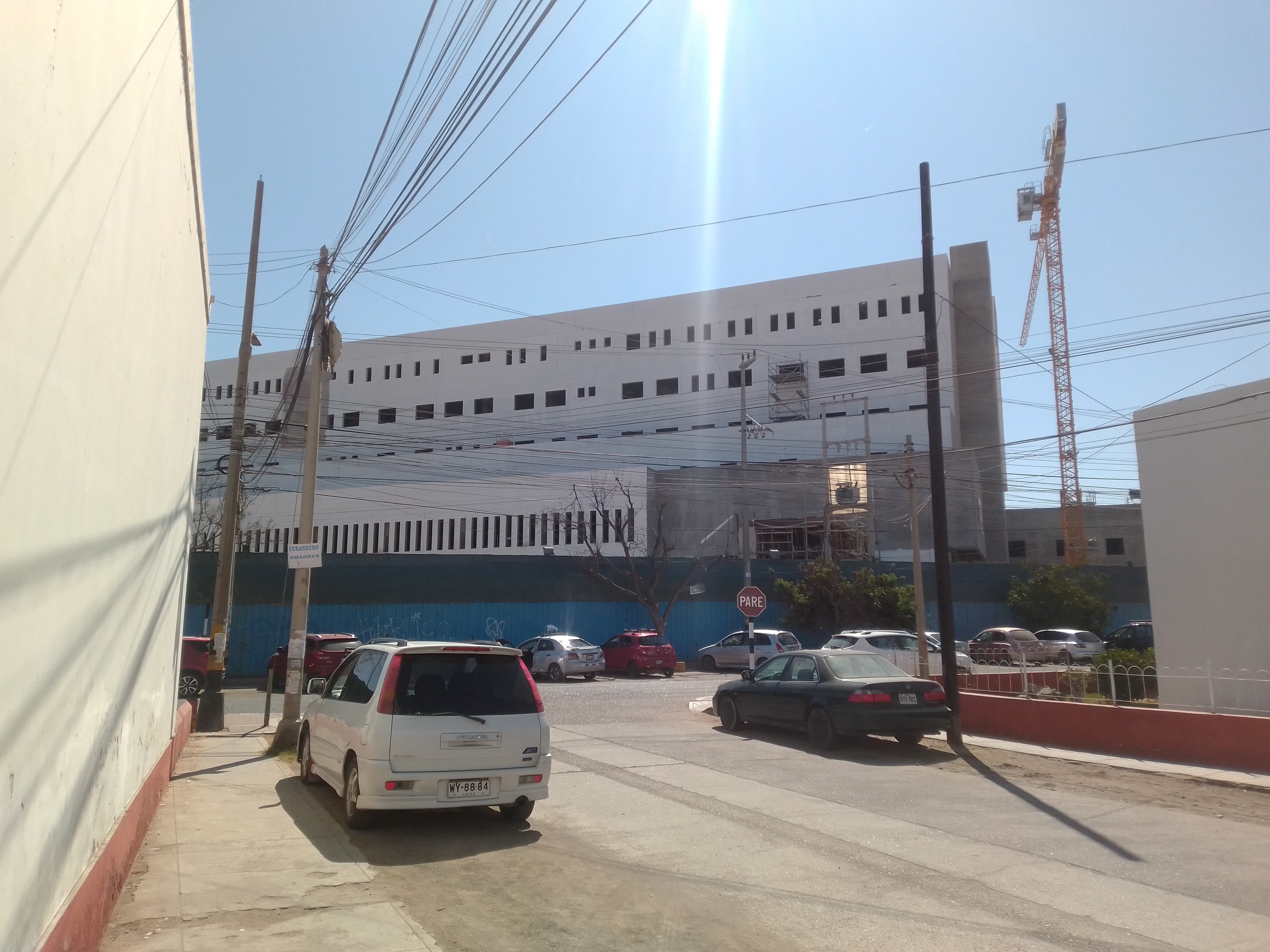 Obra esta paralizada desde el 2020 y el GORE Tacna hace esfuerzos por reiniciarla. (Foto: Adrian Apaza)