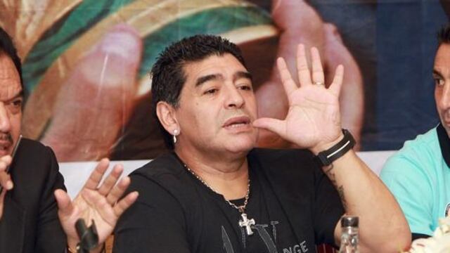 Maradona pide no ser perseguido por el fisco cada vez que ingresa a Italia