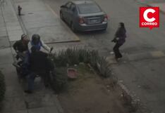 Vecinos de San Martín de Porres queman moto de ladrón tras impedir asalto