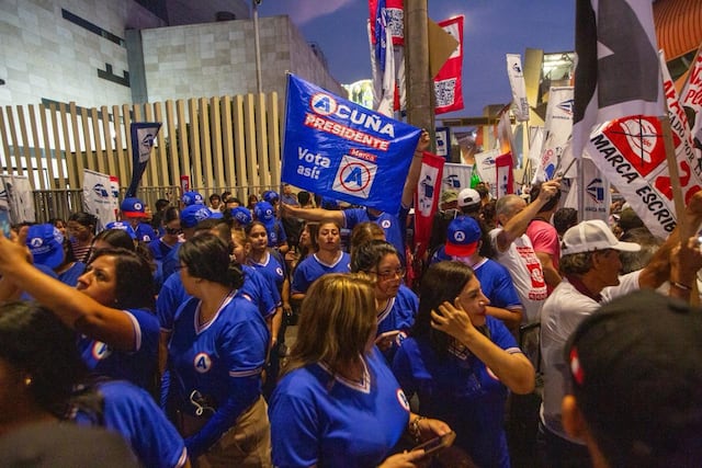 Debate electoral JNE: simpatizantes se concentran fuera del Centro de Convenciones en el último día