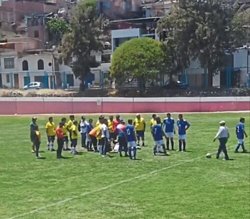 Jugador vestía la camiseta de Juvenil Estrella de Cayma. Foto: Captura.