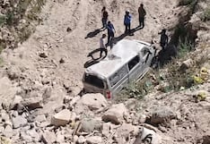 Chofer resulta herido tras caer con su vehículo a un barranco en Arequipa (VIDEO)