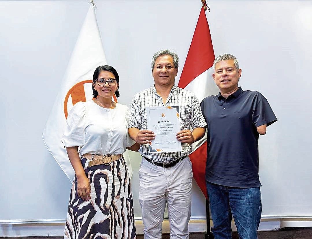 Mediante una convocatoria con “carácter de urgencia”, se indica que el dirigente tuvo una “desastrosa” gestión en los comicios del último domingo.