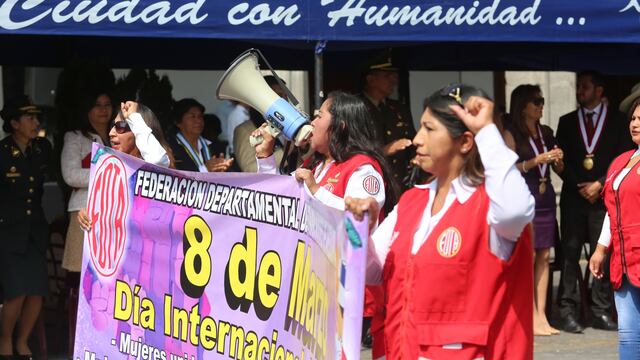Con un desfile conmemoran el Día Internacional de la Mujer en la ciudad de Arequipa (FOTOS Y VIDEO)