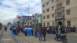 Escolares que estén más allá de las 7:30 de la noche en la calle irán a la comisaría