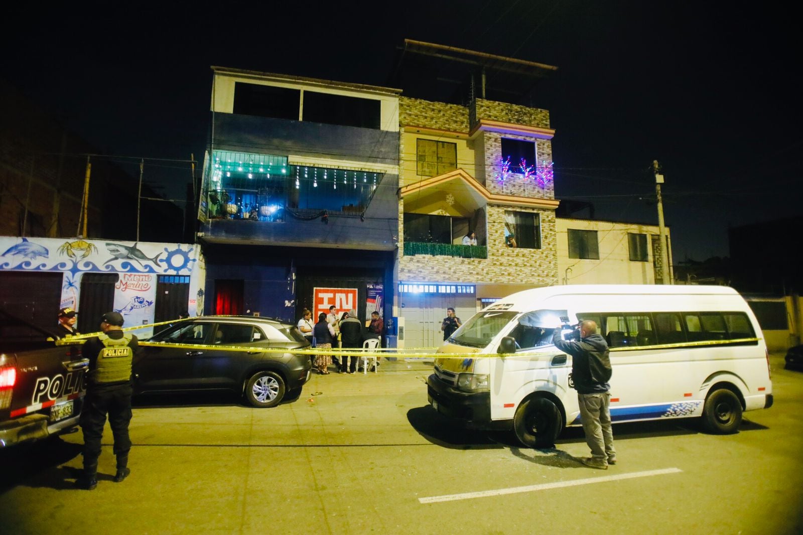 Un nuevo ataque armado contra el transporte público se registró en Lima Sur. Extorsionadores dispararon contra una unidad de Etecsa y dejaron una amenaza dirigida a la empresa. (Fotos: GEC)