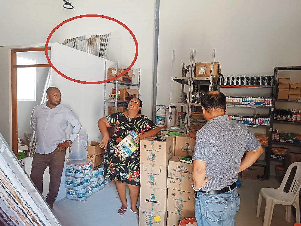 Los regidores señalan que se adquirieron calaminas en mal estado. El alcalde refiere que solo se malograron algunas porque estuvieron a la intemperie