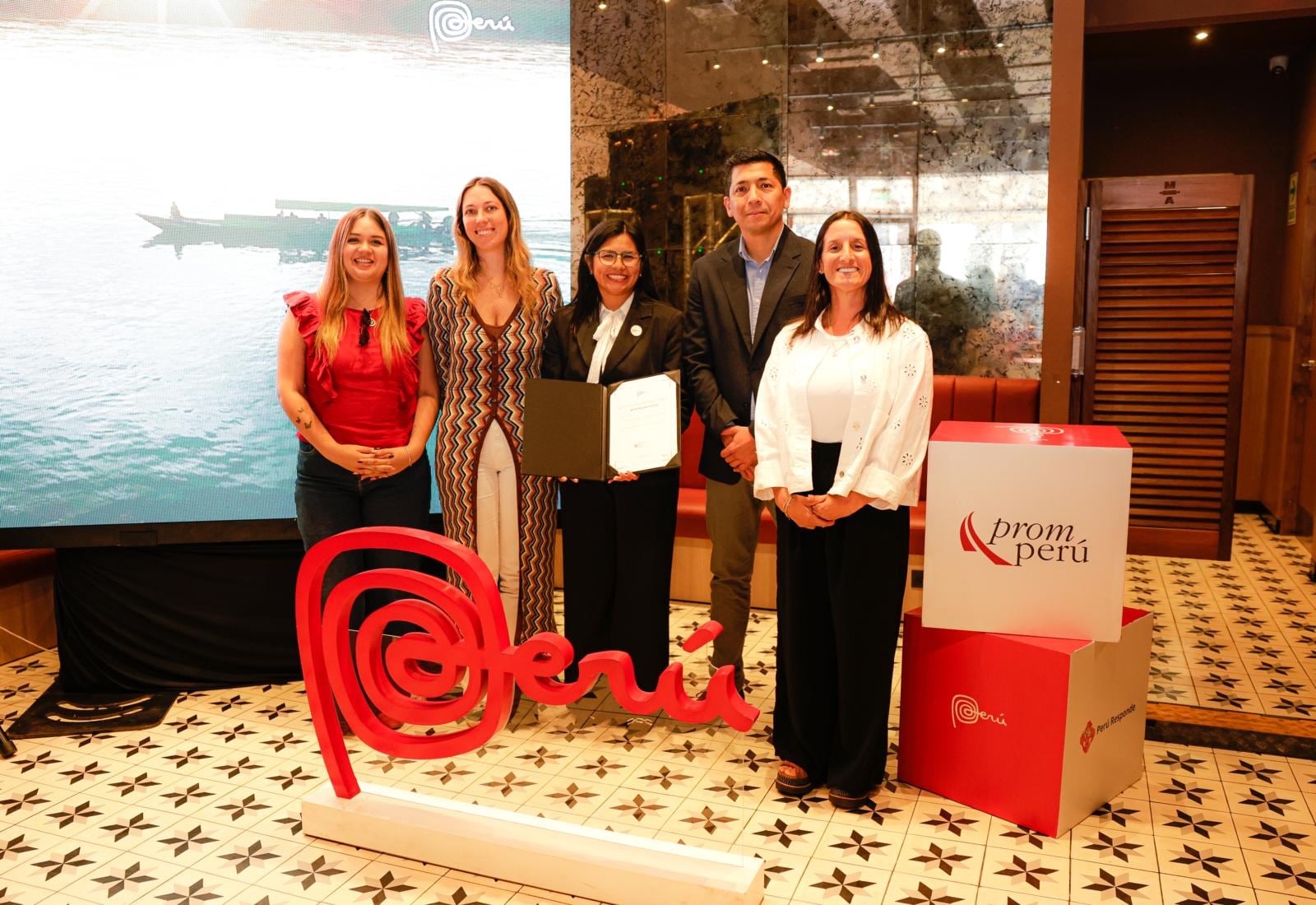 White Rolling Pin S.R.L. (WRP) se incorporó al Programa de Licenciatarios de la Marca Perú con sus marcas María Almenara, Silvestre y Las Delicias. La licencia corresponde a la modalidad de uso institucional.