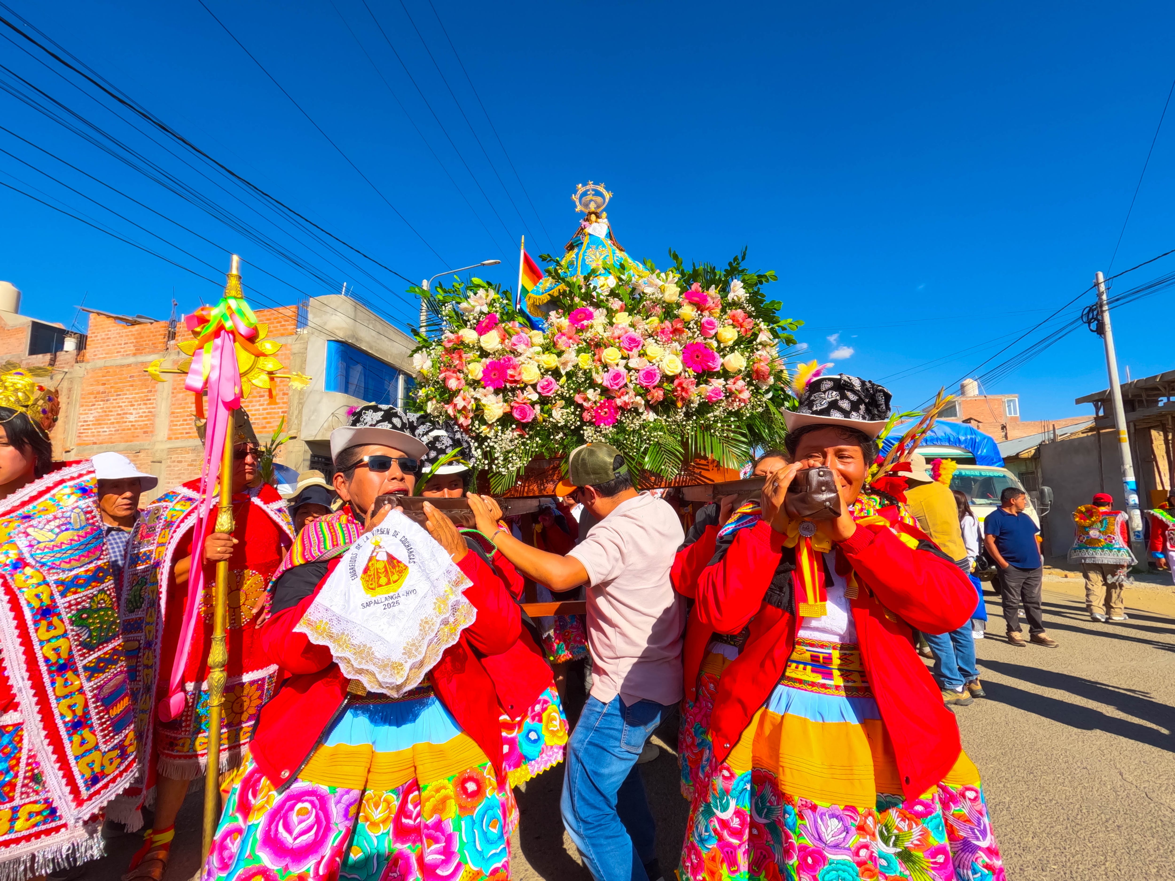 Virgen de Cocharcas sale en procesión