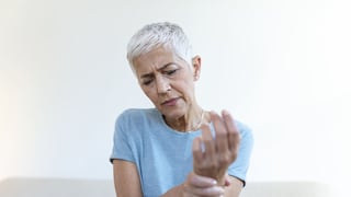 Osteoporosis: cinco recomendaciones clave para prevenirla y cuidar los huesos desde jóvenes