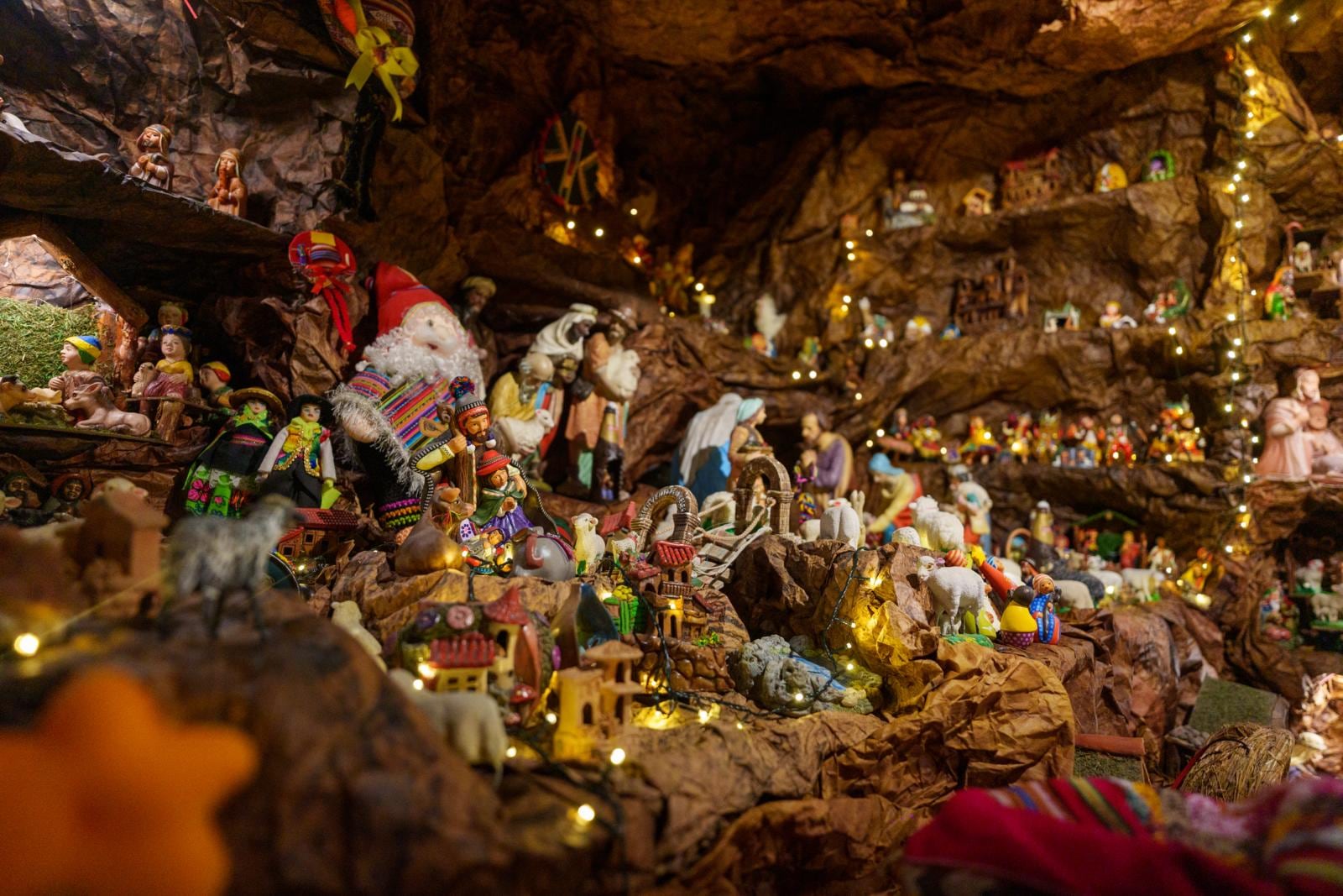 El Origen y la Evolución de la Navidad: De la Tradición Cristiana a una Celebración Global