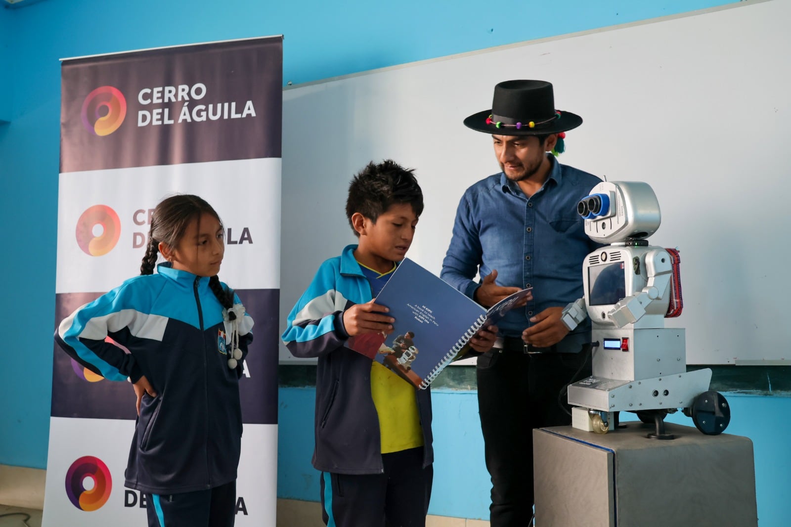 Robot Kipi destacó por su interacción con los pequeños. (FOTO: Difusión)
