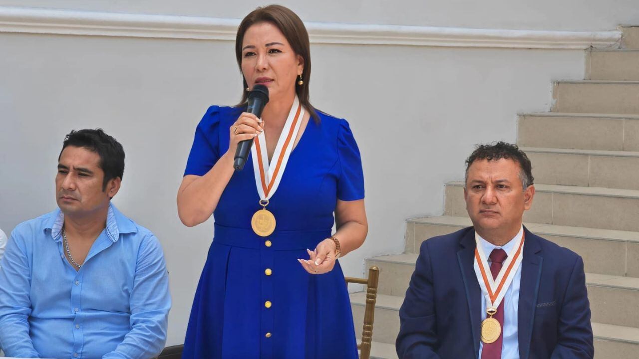 Al mismo estilo del gobernador César Acuña, la presidenta del Consejo Regional de La Libertad, alegó “razones estrictamente personales” para ausentarse.