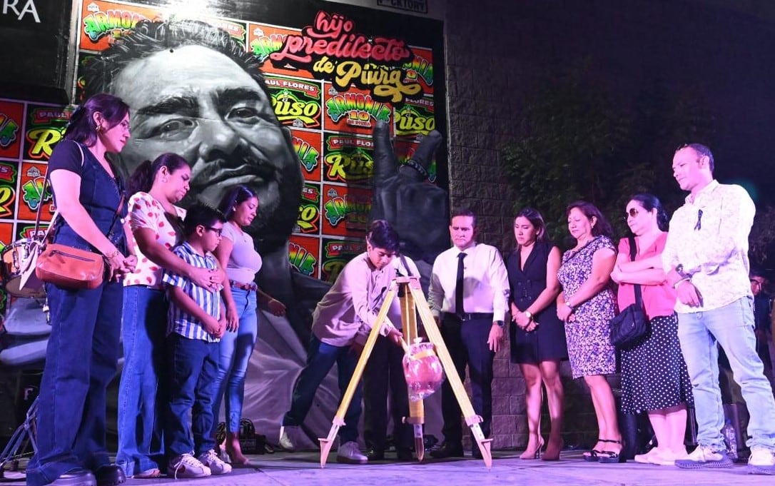 En una noche especial fue inmortalizado en el Mural a la “Cumbia peruana”.