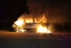 Queman vehículo que protagonizó un accidente y causó dos muertes, en Puno