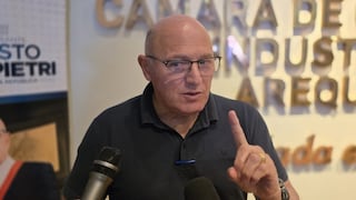 Senador Francisco Calisto justifica enfrentamiento con Iber Maraví