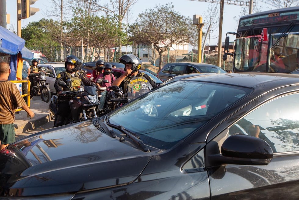 Elecciones 2026: caos vehicular en San Juan de Miraflores provoca largas esperas (GALERÍA)