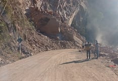 Chanchamayo: Por segundo día consecutivo pase bloqueado en “Boca Tigre“ por constante caída de rocas