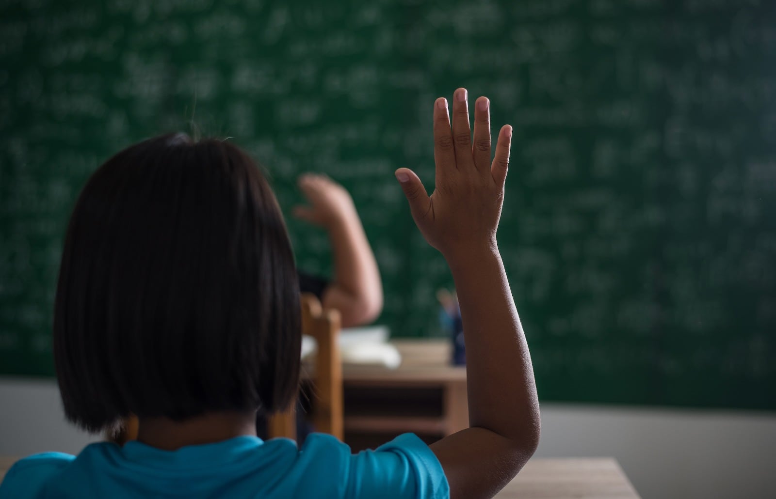 Insultos, burlas y amenazas pueden normalizarse como formas de relacionarse entre estudiantes. Una especialista explica por qué la prevención debe comenzar desde edades tempranas e involucrar también a las familias.