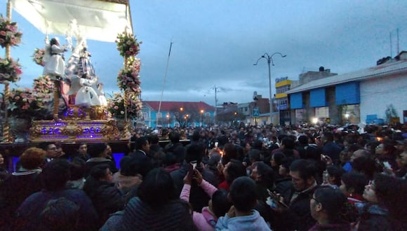 Hoy 2 de febrero, la población creyente renueva fe y devoción a la Virgen de la Candelaria, patrona de Puno.
